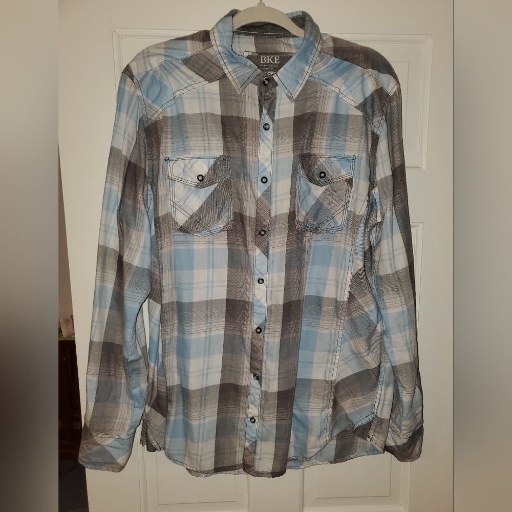 BKE Athletic Fit Pearl Snap Long Sleeve shirt
